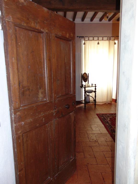 哥尔顿Domus Ghibellinae- Fonte Di San Benedetto公寓 客房 照片