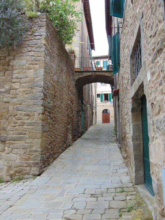 哥尔顿Domus Ghibellinae- Fonte Di San Benedetto公寓 客房 照片
