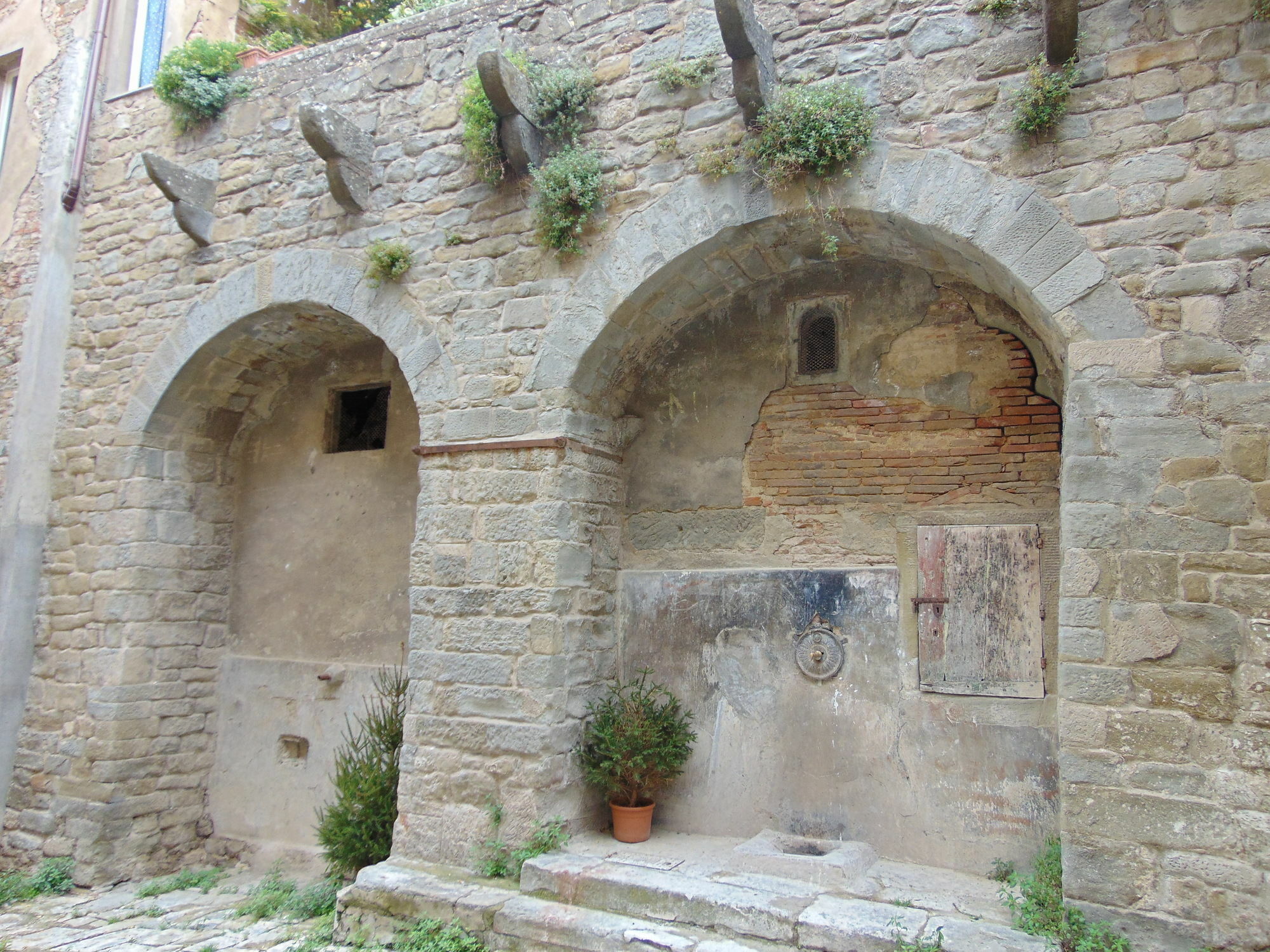 哥尔顿Domus Ghibellinae- Fonte Di San Benedetto公寓 外观 照片
